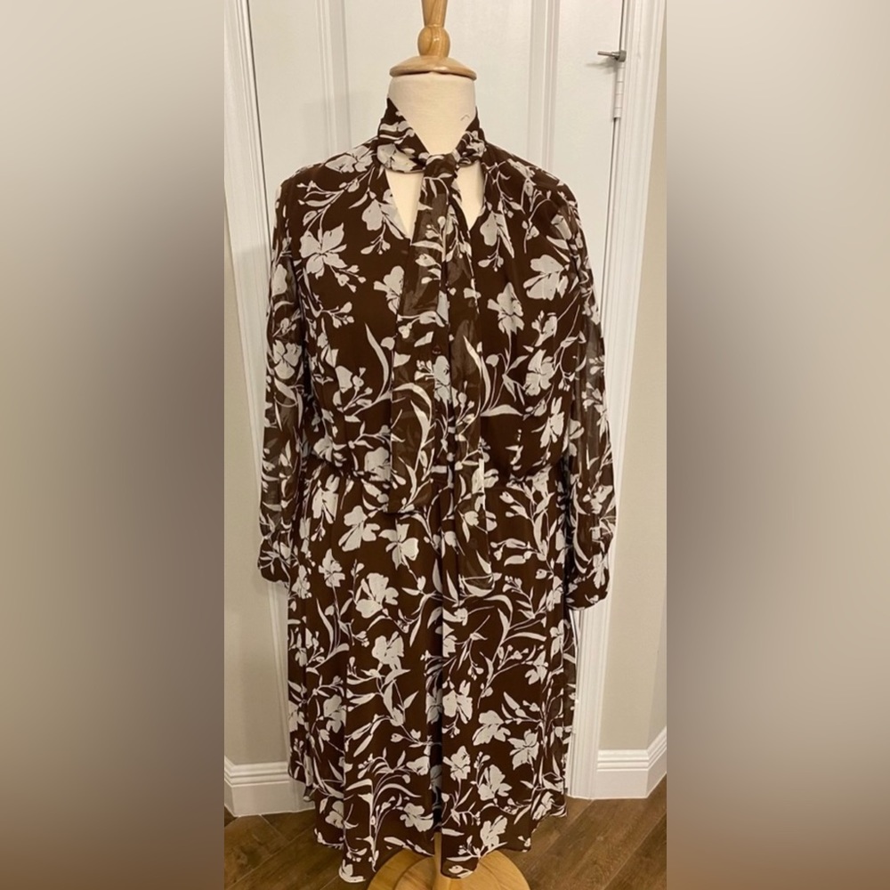 Plus Dress 🤎🤍 - Picture 1 of 7